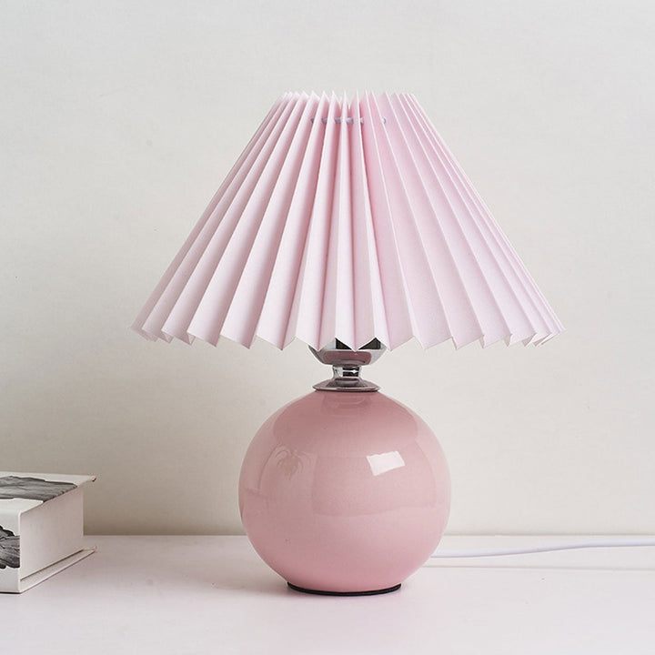 Lisslune | Nordic minimalist 1-light table lamp made of ceramic with pleats