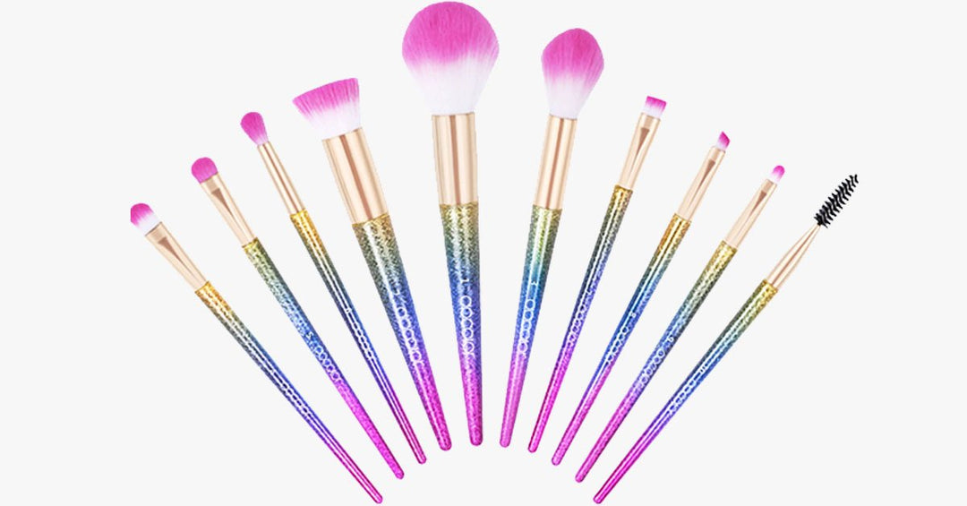 Lisslune | Set of 10 glittering makeup brushes - Ready to give you any look you desire!