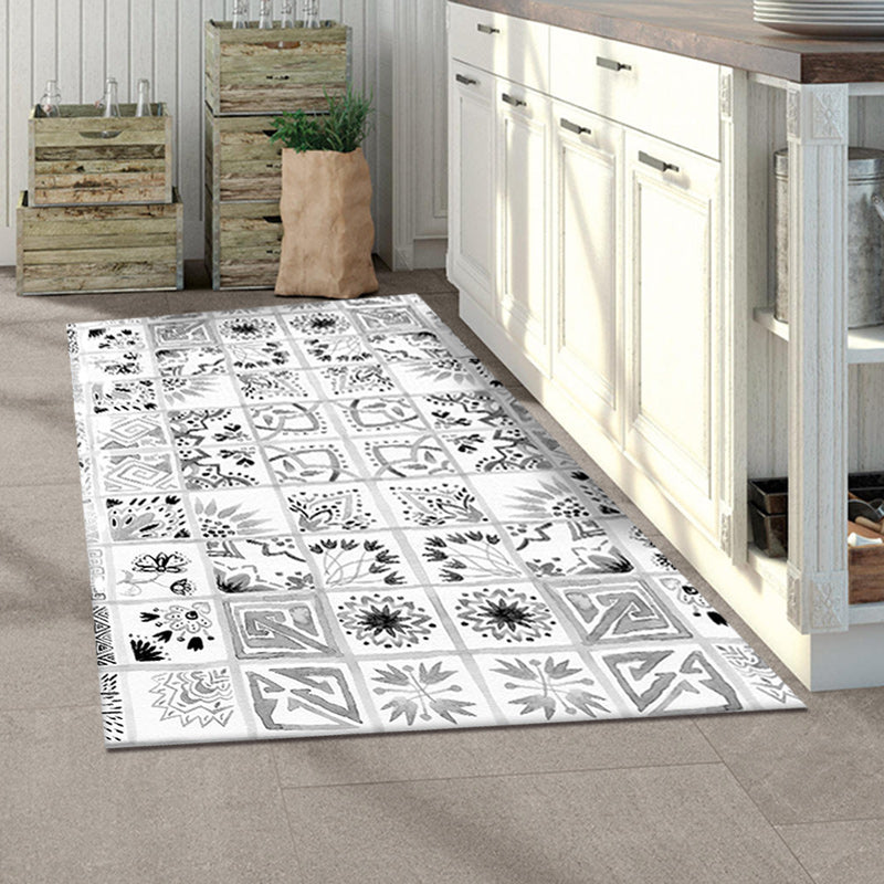 Lisslune | Oriental Flower Square Pattern Carpet in White Moroccan Carpet Polyester Non-Slip Back Carpet for Bedroom