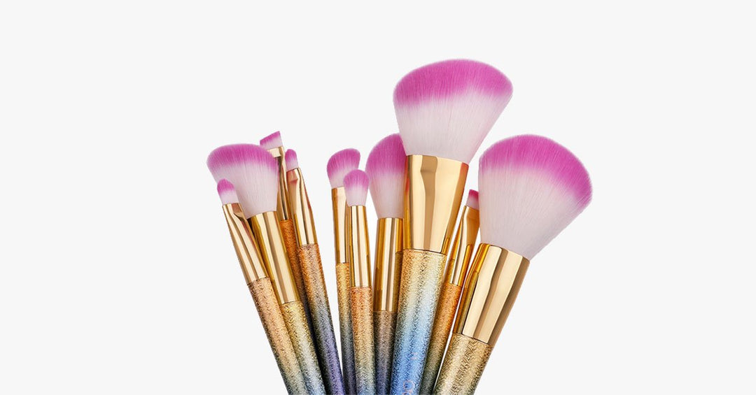 Lisslune | Set of 10 glittering makeup brushes - Ready to give you any look you desire!