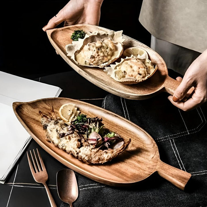 Lisslune | Leaf-Shaped Wooden Serving Plate