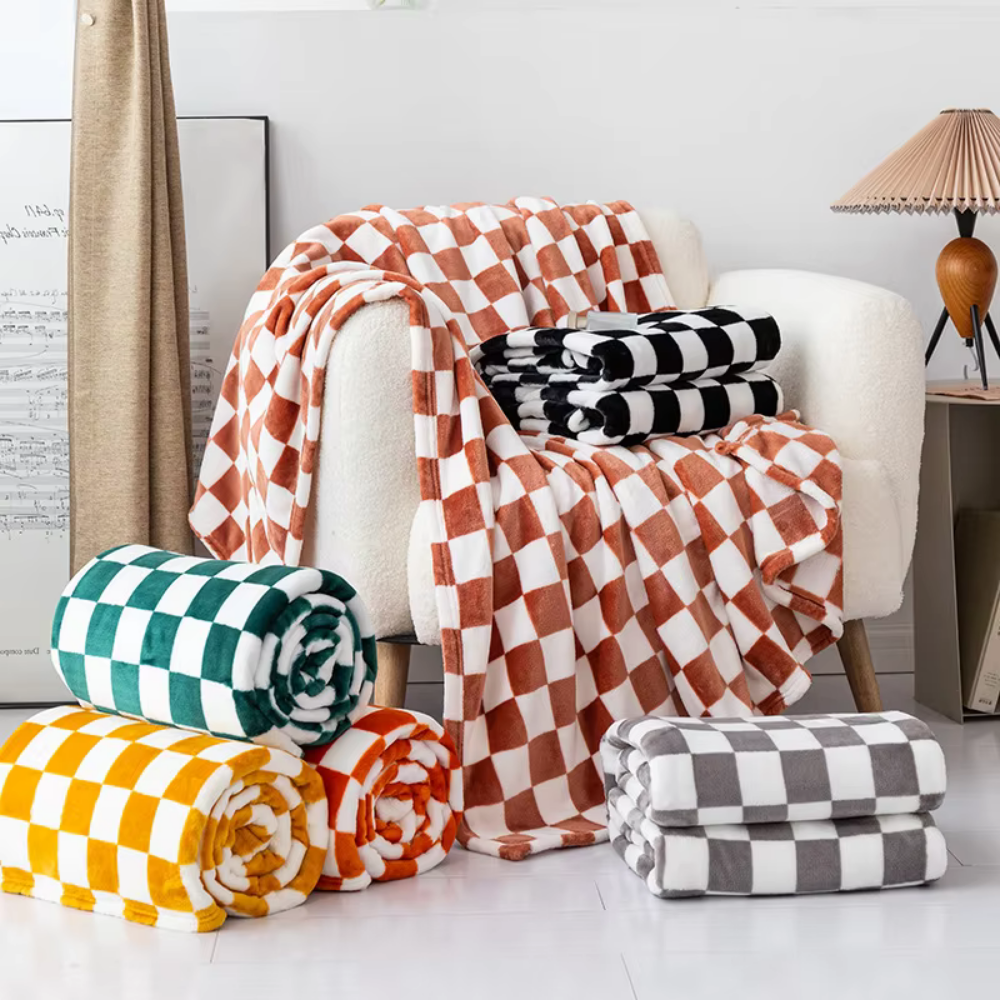 Lisslune | Stylish blanket in checkered pattern for your home
