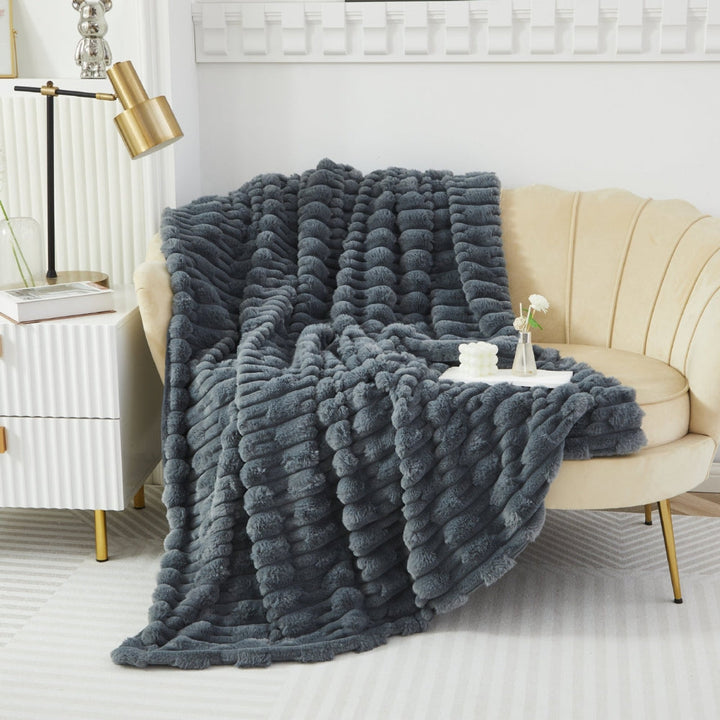 Lisslune | Plush Soft Synthetic Rabbit Blanket