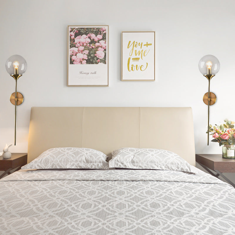 Skørter | Modern Globe Shade Wall Light Single Lamp Clear/Grey/Amber Glass Wall Light in Brass for Bedroom