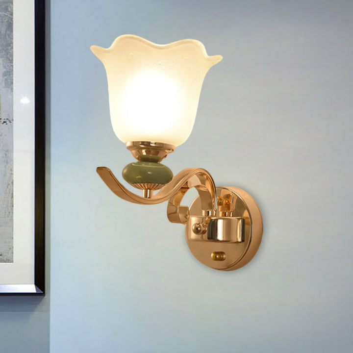 Skørter | Floral Wall Lamp for the Bedroom Retro Style Milk Glass 1/2-Light Gold Wall Sconce with Scroll Arm