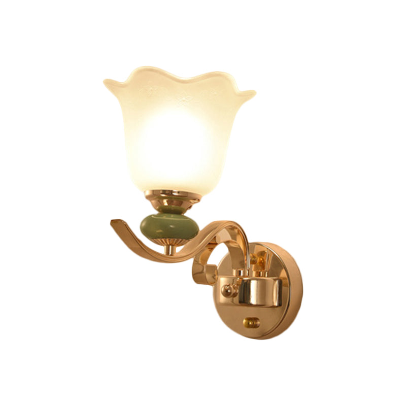 Skørter | Floral Wall Lamp for the Bedroom Retro Style Milk Glass 1/2-Light Gold Wall Sconce with Scroll Arm