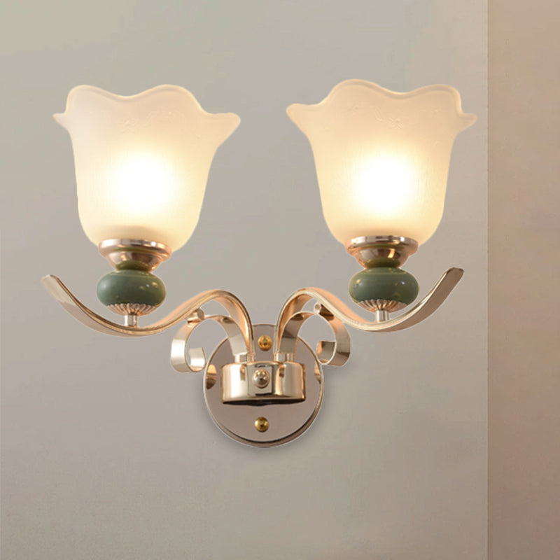 Skørter | Floral Wall Lamp for the Bedroom Retro Style Milk Glass 1/2-Light Gold Wall Sconce with Scroll Arm