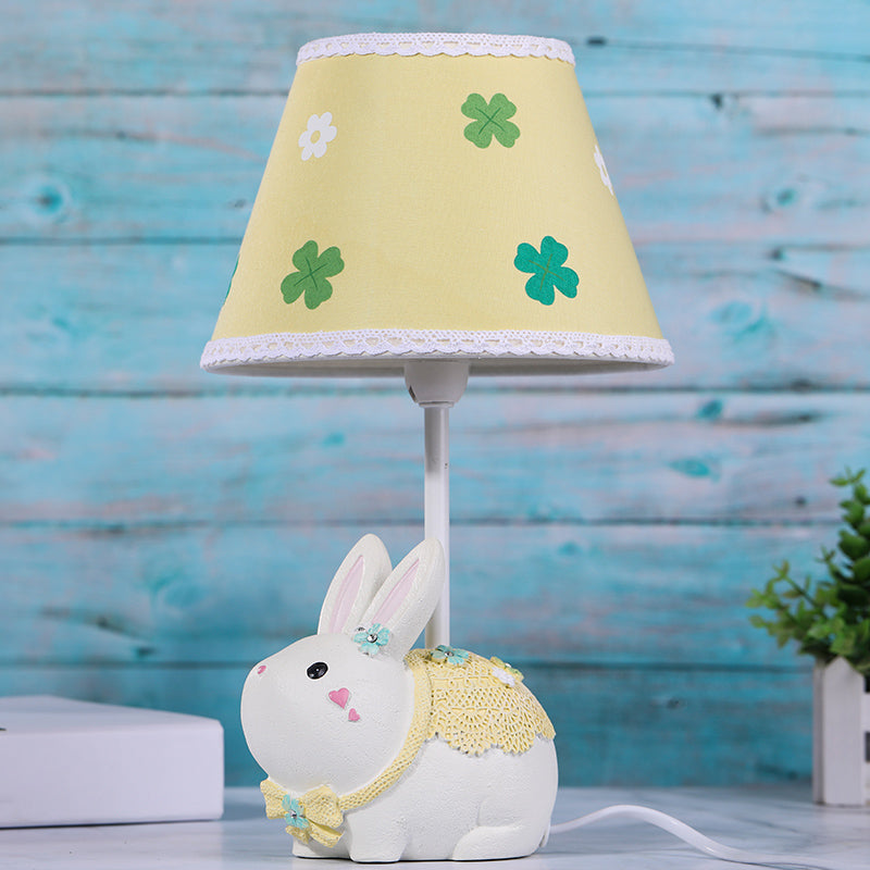 Lisslune | CloverHop – Comic lamp for rabbit base in yellow