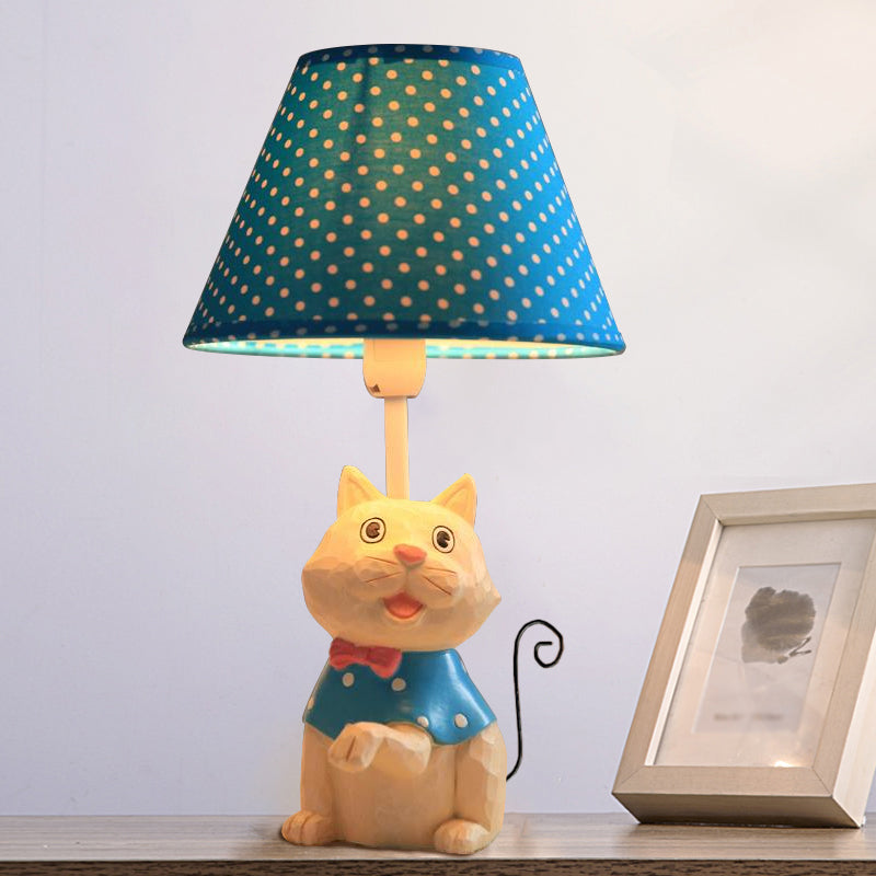 Lisslune | Pawsome – Cute cone-shaped table lamp