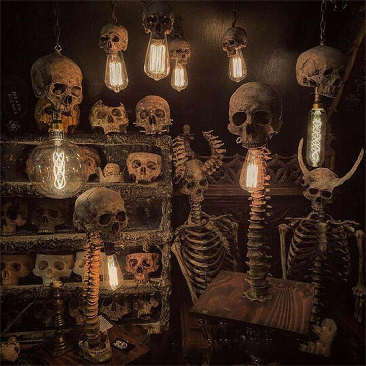 Lisslune | Horror Skull with Spine Lamp