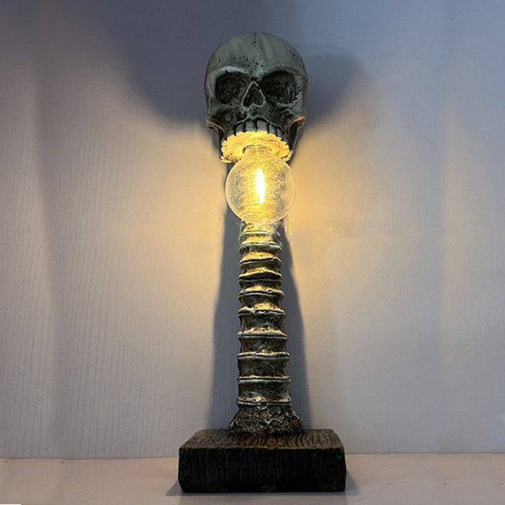Lisslune | Horror Skull with Spine Lamp