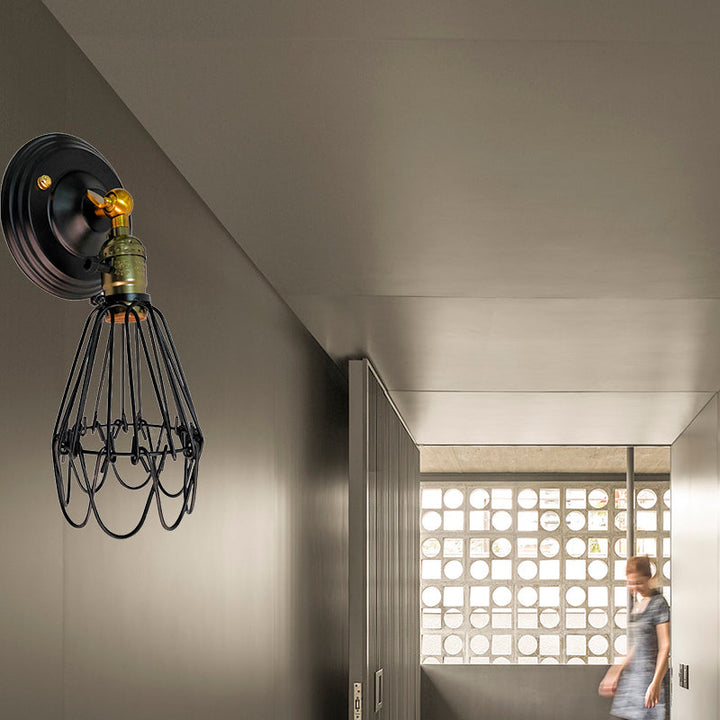 Skørter | Cast iron wire protection wall lighting farmhouse style 1 bulb restaurant swivel sconce lamp in black/bronze