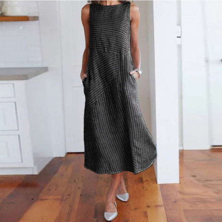 Women’s maxi dress with waist emphasis and diagonal stripe pattern Lisslune