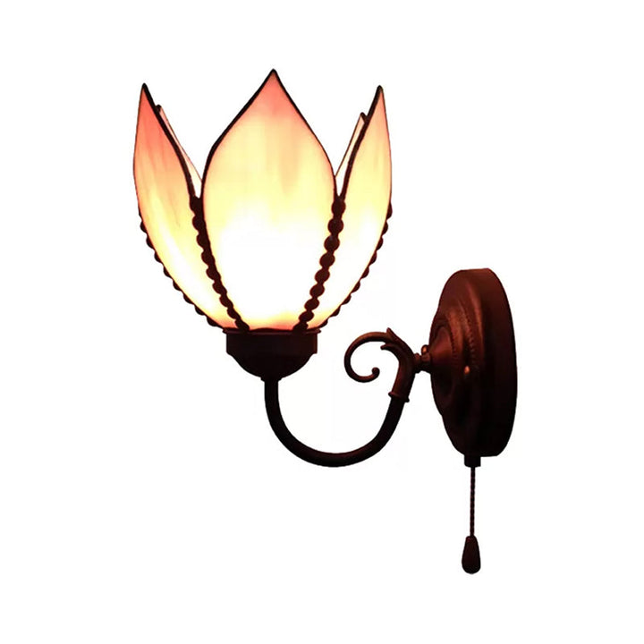 Lisslune | A light Petal wall lighting with curved arm and pull chain, stained glass rustic wall lamp
