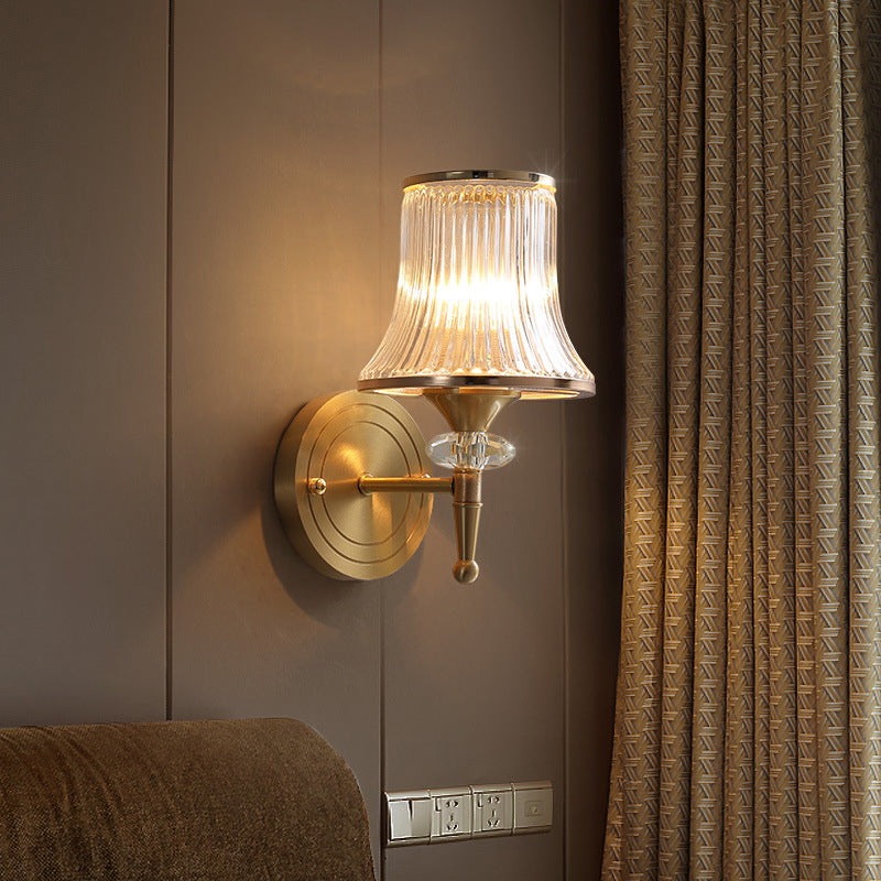 Skørter | Conic Clear Ribbed Glass Wall Lamp Classic 1/2-Ball Living Room Wall Light in Brass with Crystal Accent