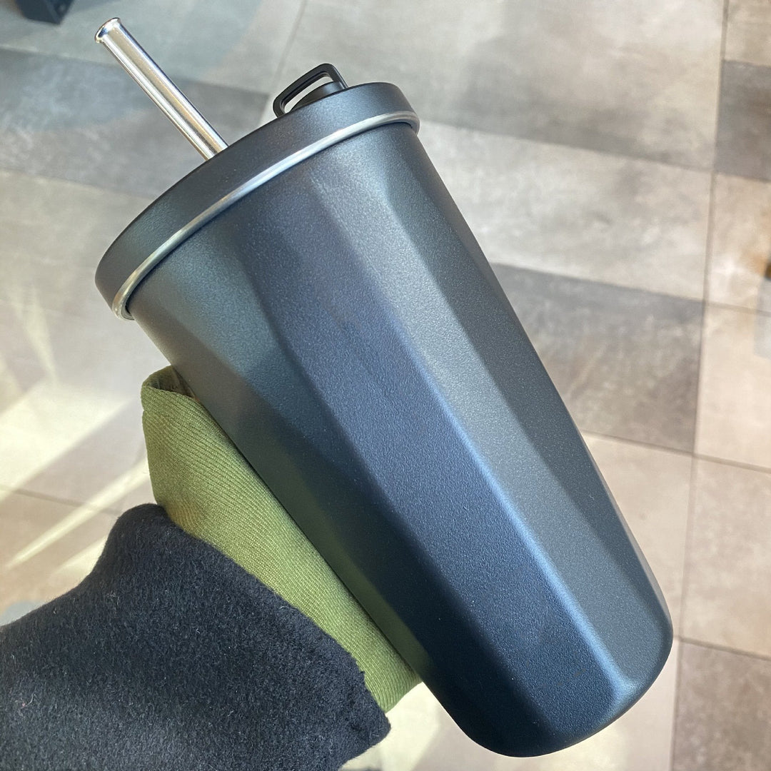 Lisslune | Cup with collapsible straw