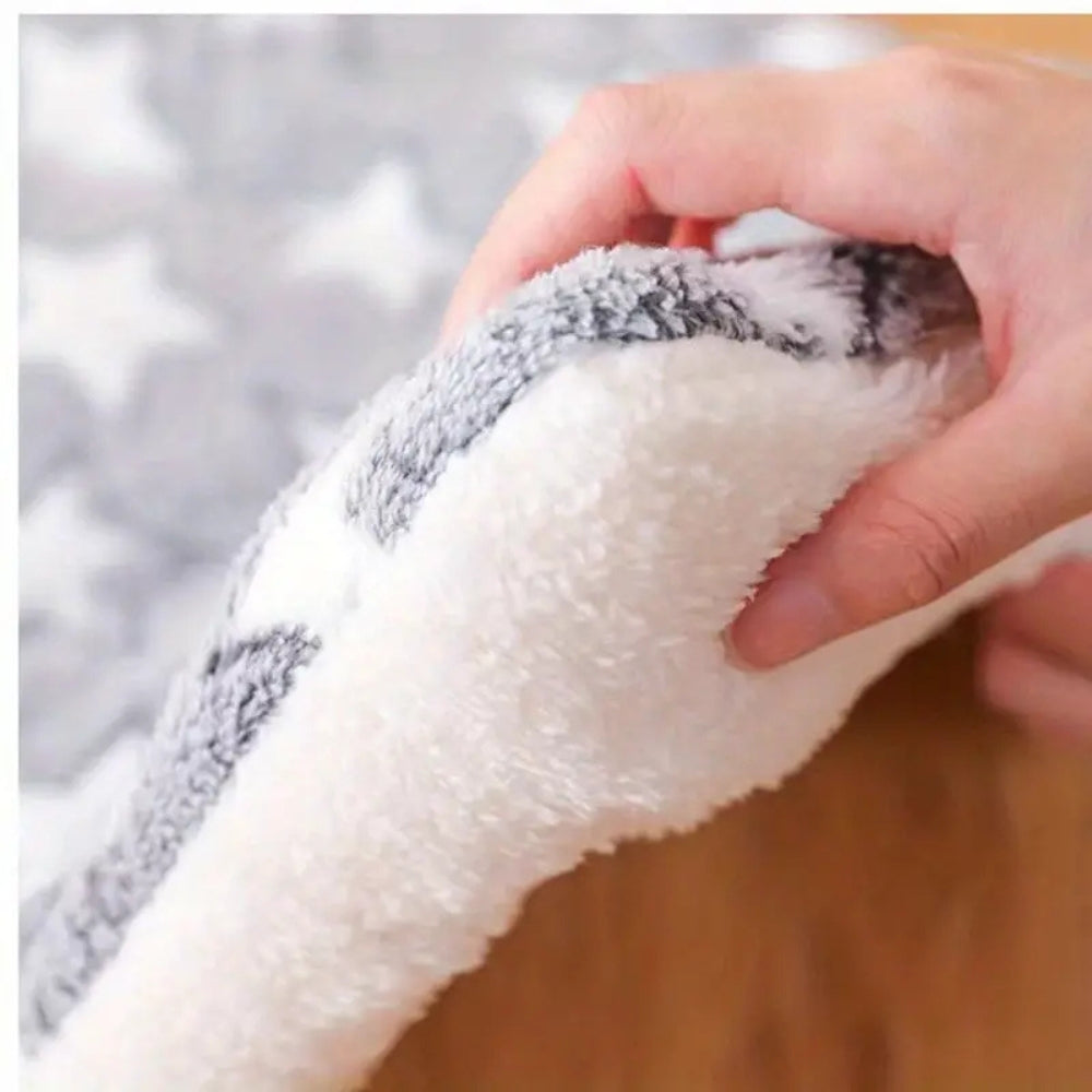 Lisslune | Snuggly Star Ultra-Warm Pet Bed