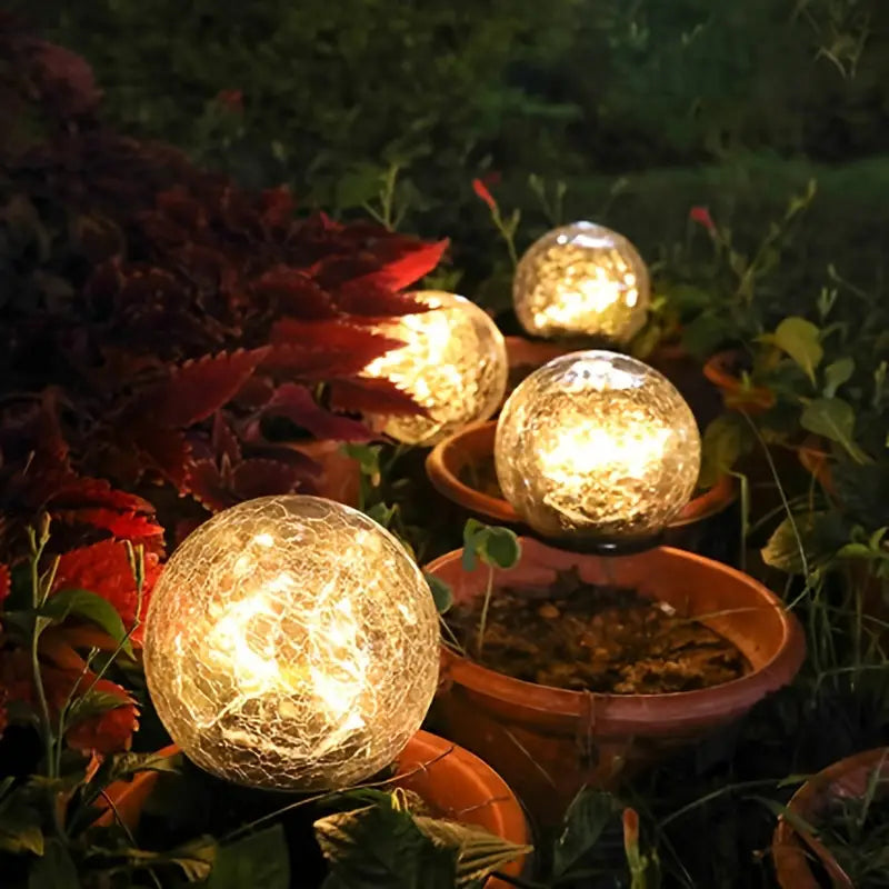 Lisslune | Solar-powered Garden Lamp