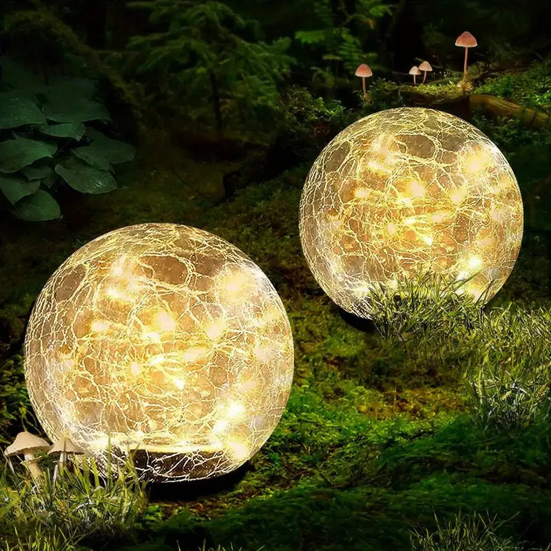 Lisslune | Solar-powered Garden Lamp