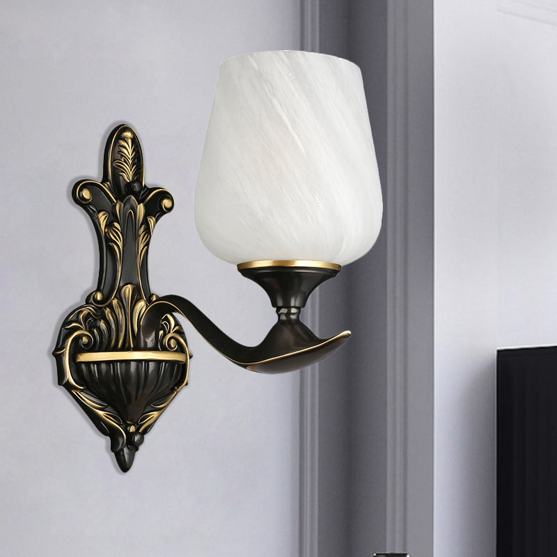 Skørter | Milky Glass Cup-Like Wall Lamp Traditional 1/2-Light Bedside Lamp Wall Lighting Fixture in Black and Gold