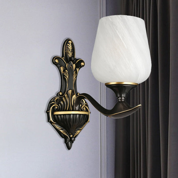 Skørter | Milky Glass Cup-Like Wall Lamp Traditional 1/2-Light Bedside Lamp Wall Lighting Fixture in Black and Gold
