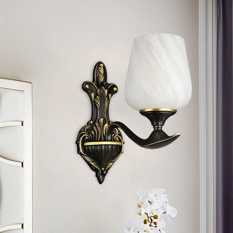 Skørter | Milky Glass Cup-Like Wall Lamp Traditional 1/2-Light Bedside Lamp Wall Lighting Fixture in Black and Gold