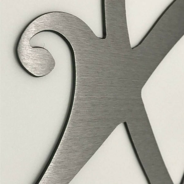Lisslune | InfinityHeart Wall Decor – Iron Wall Sculpture with Symbol of Eternal Love
