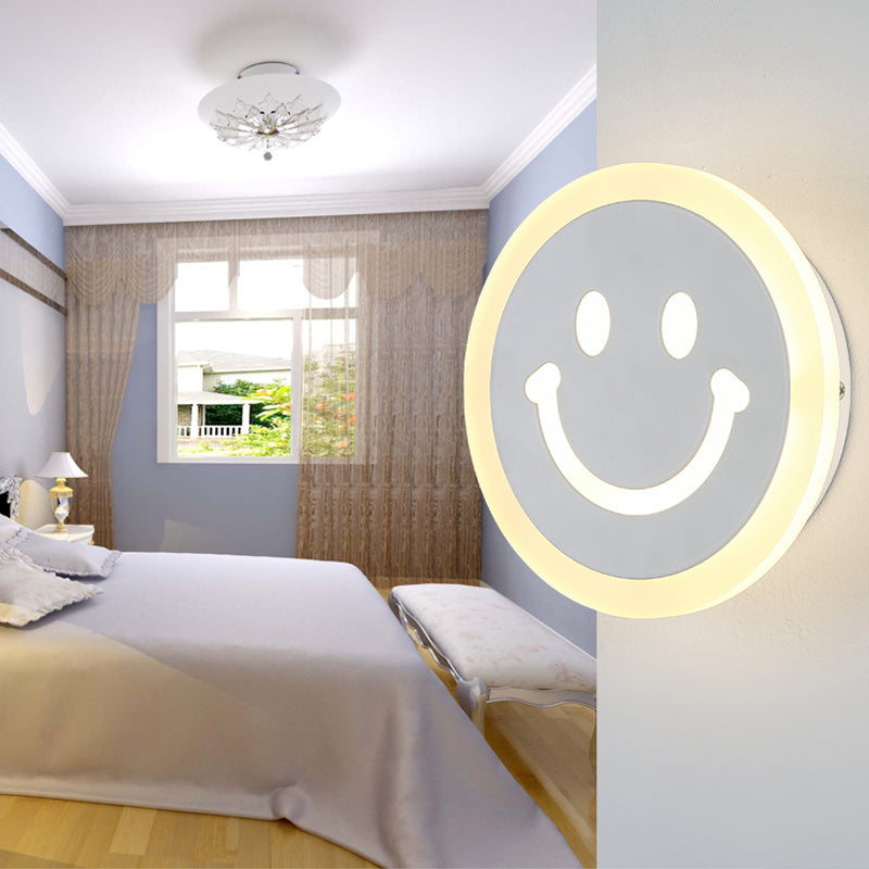 Skørter | Modern Slim Wall Lamp Light Metal Acrylic White Finish Wall Lamp for Children's and Adult's Bedroom