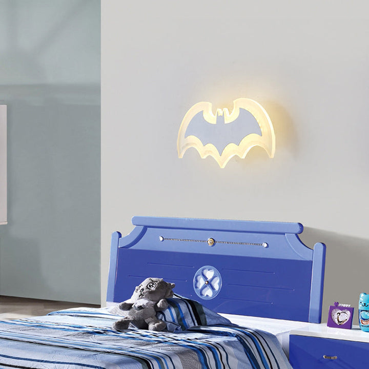 Skørter | Cool Bat-shaped Wall Lamp Modern Style Acrylic Metal Wall Lamp in White for Boys' Bedroom