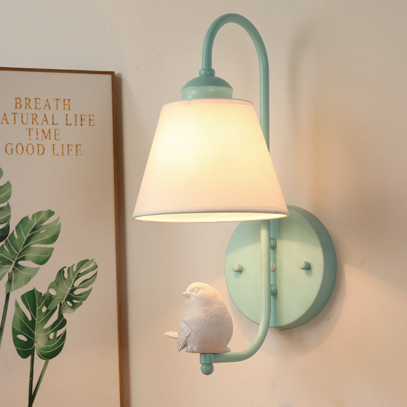 Skørter | Tapered Shade Wall Lamp with Pigeon Deco 1 Main Material Modern Style Wall Lamp
