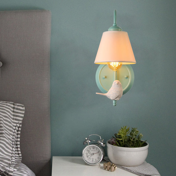 Skørter | Tapered Shade Wall Lamp with Pigeon Deco 1 Main Material Modern Style Wall Lamp