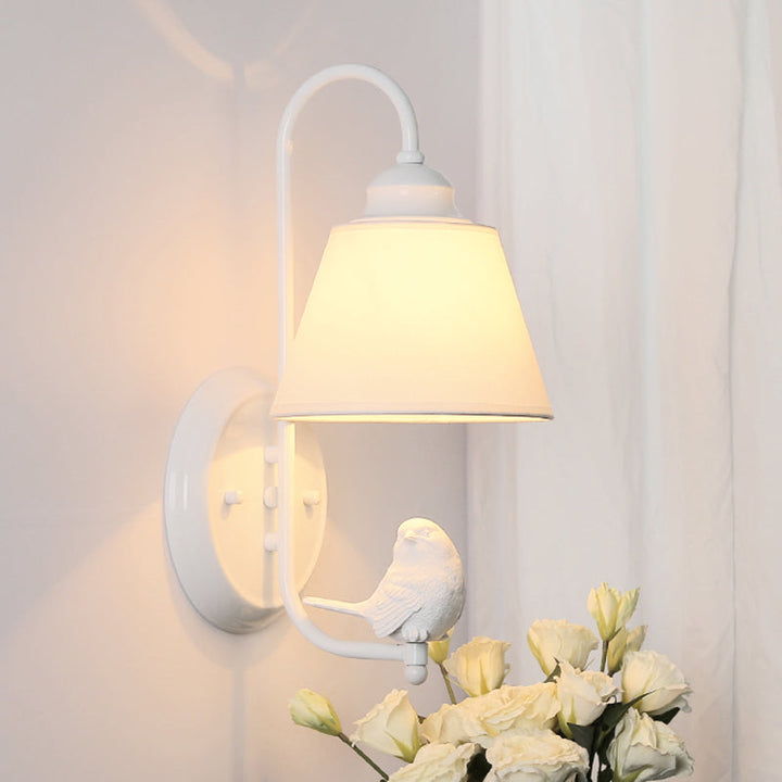 Skørter | Tapered Shade Wall Lamp with Pigeon Deco 1 Main Material Modern Style Wall Lamp