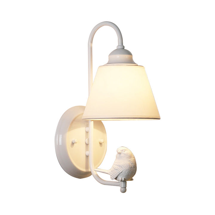 Skørter | Tapered Shade Wall Lamp with Pigeon Deco 1 Main Material Modern Style Wall Lamp