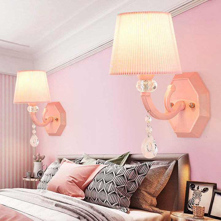 Skørter | Fabric pleated cone light with clear crystal for the girl's room children's wall lamp in pink version