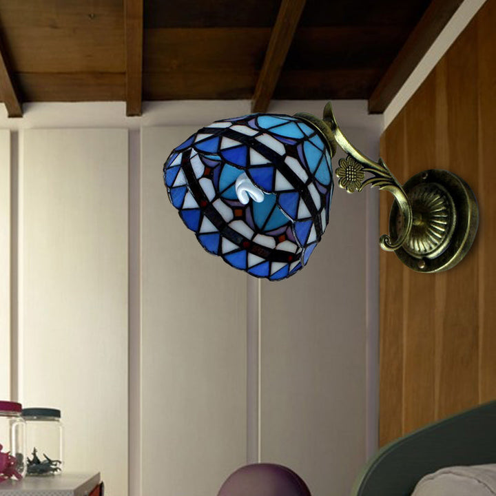 Lisslune | 1 Light Shell Wall Light Baroque Style Stained Glass Wall Mount Light in Blue for Hallway