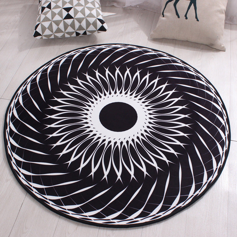 Lisslune | Black and White Moroccan Carpet Polyester Flower Pattern Carpet Pet Friendly Washable Non-Slip Back Carpet for Decoration