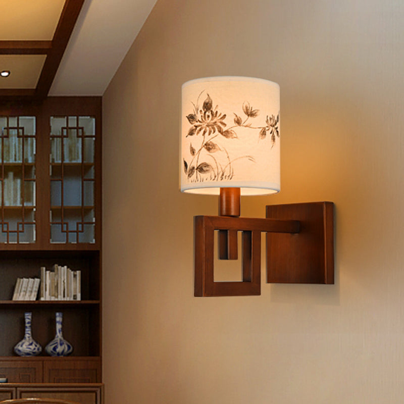 Skørter | 1 Light Cylinder Wall Lighting Fixture Rustic White Fabric Wall Lamp with Floral Pattern for Office Room