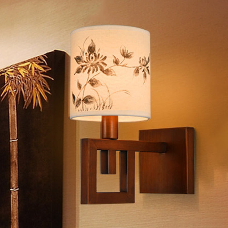 Skørter | 1 Light Cylinder Wall Lighting Fixture Rustic White Fabric Wall Lamp with Floral Pattern for Office Room