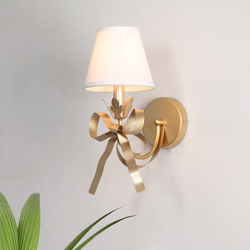 Skørter | Gold Swag Wall Lamp Modern 1-Bulb Metal Wall Mounted Lamp with Ribbon Decor and Fabric Shade