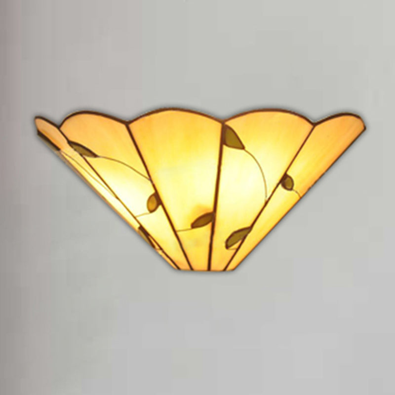 Lisslune | Tiffany style conical wall lamp with leaf pattern art glass wall light in beige for dining room