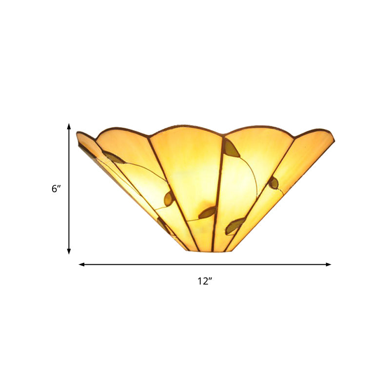 Lisslune | Tiffany style conical wall lamp with leaf pattern art glass wall light in beige for dining room