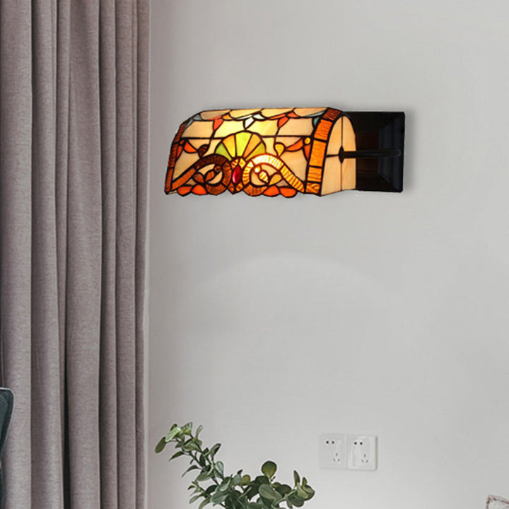 Lisslune | Office Banker Wall Light Colored Glass Victorian Design Tiffany Style Wall Lamp in Beige