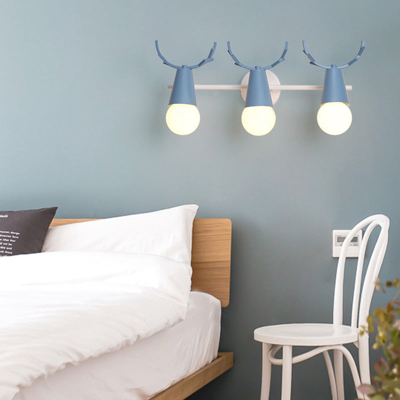 Skørter | Metallic Conical Wall Lamp with Deer Antlers Bedroom 3 Heads Nordic Undertone Wall Light