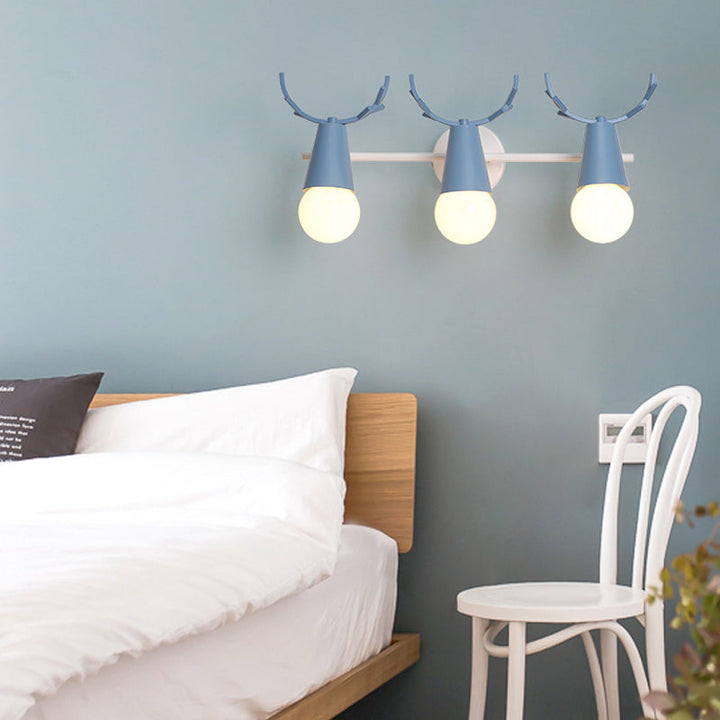 Skørter | Metallic Conical Wall Lamp with Deer Antlers Bedroom 3 Heads Nordic Undertone Wall Light