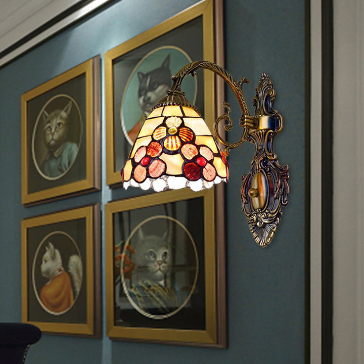 Lisslune | Bowl-shaped Wall-mounted Light with Stained Glass 1-Light Wall Lighting with Floral Pattern in Antique Brass