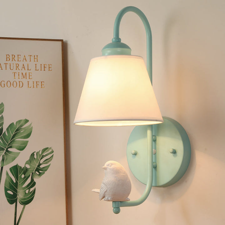 Skørter | Macaron Style Bucket Shade Wall Lamp with Bird Decor A Light Metal Wall Sconce in Green for the Nursery