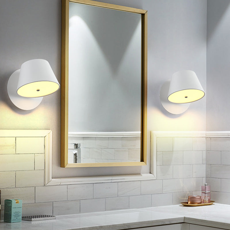 Skørter | Monochrome Trapezium Wall Lamp Modern Stylish Metal Rotatable Wall Lamp for Office