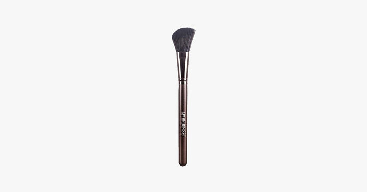 Lisslune | Precision Angled Contour Brush - Provides Professional Contouring and Coverage