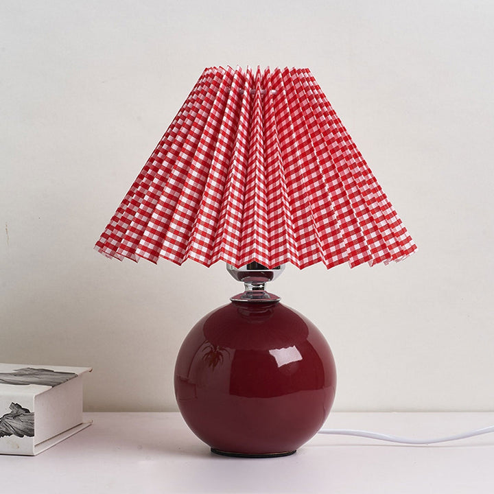 Lisslune | Nordic minimalist 1-light table lamp made of ceramic with pleats