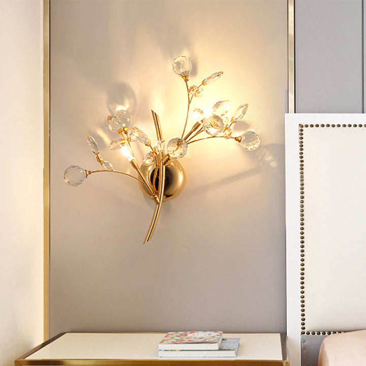 Skørter | Chamfered Crystal Branch Wall Light Modernist 2/3 Heads Wall Mounted Lighting Fixture in Gold